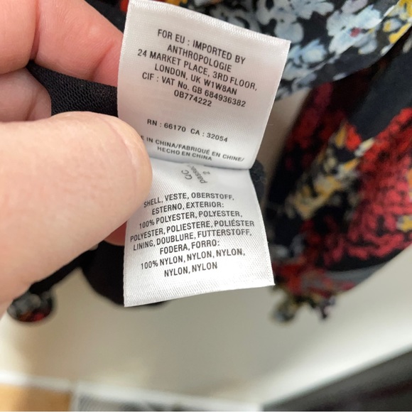 ANTHROPOLOGIE Akemi + Kin Adria Smocked Top Abstract {X27} - Picture 6 of 6